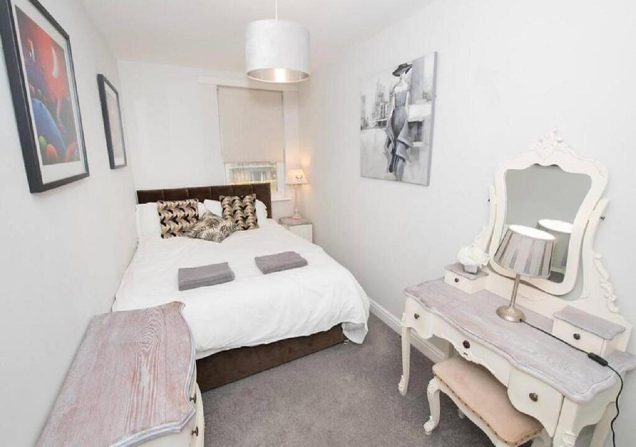 Pelican-Stylish 2-Bed Apartment Close To Beach & Town Scarborough Buitenkant foto