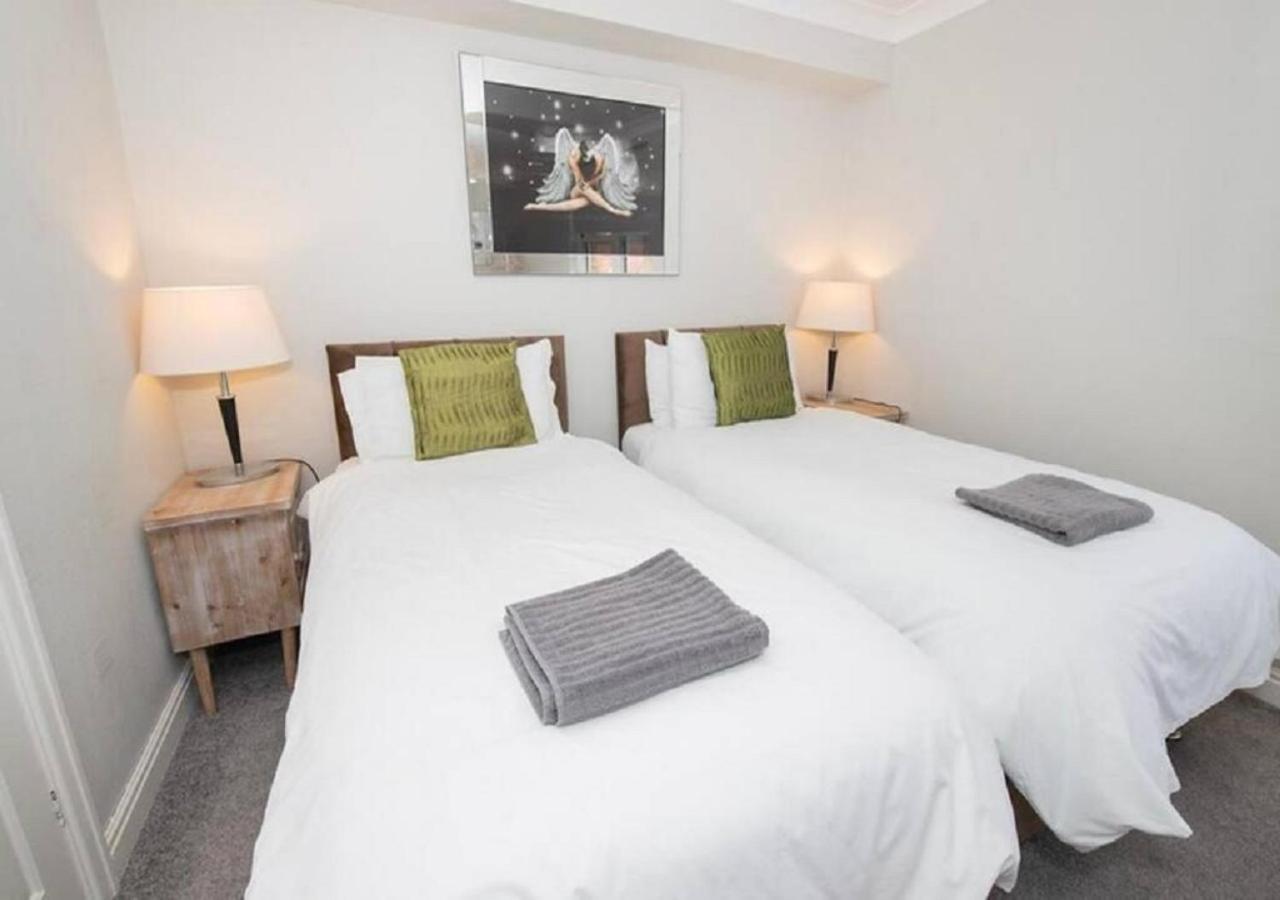 Pelican-Stylish 2-Bed Apartment Close To Beach & Town Scarborough Buitenkant foto