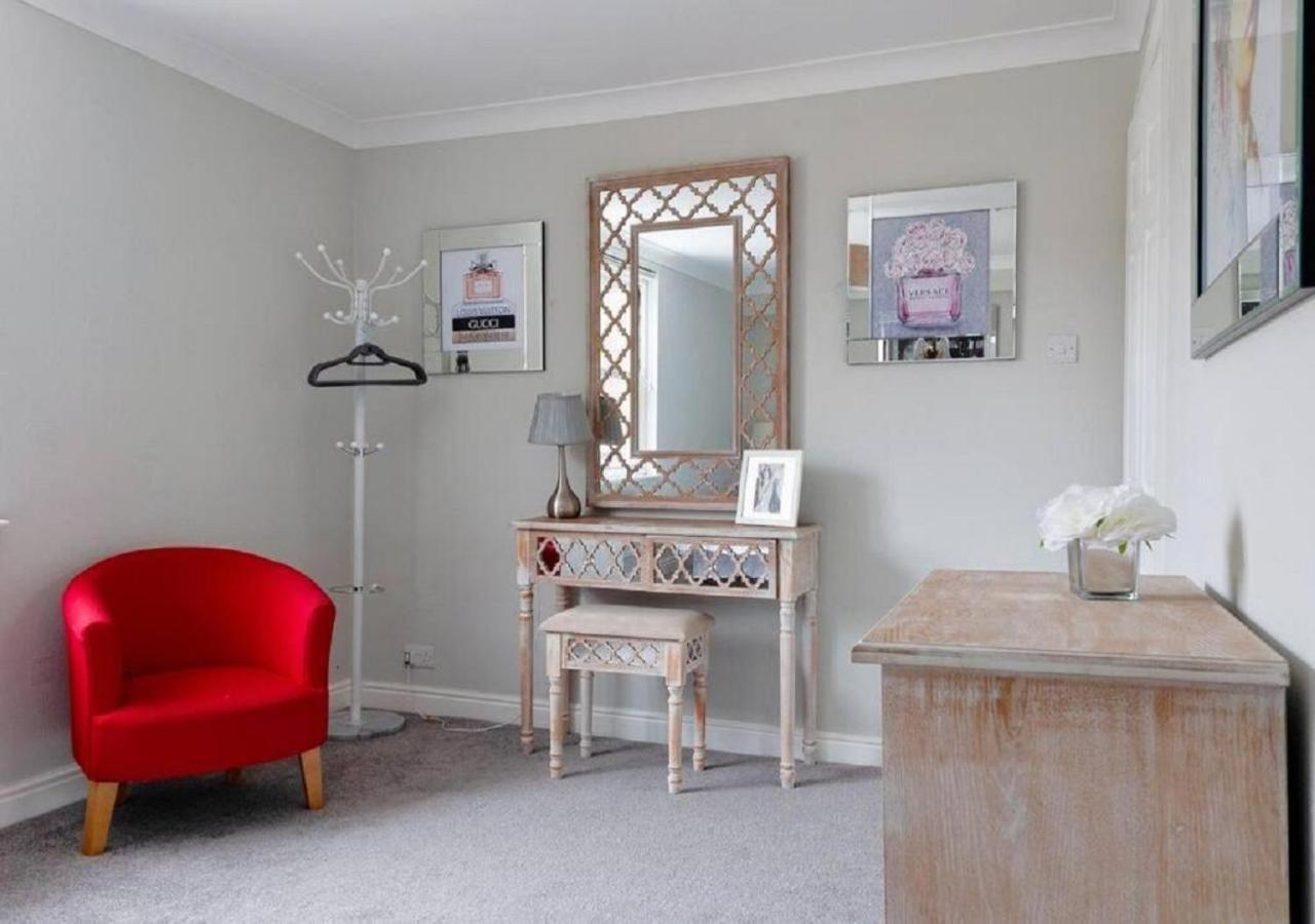 Pelican-Stylish 2-Bed Apartment Close To Beach & Town Scarborough Buitenkant foto