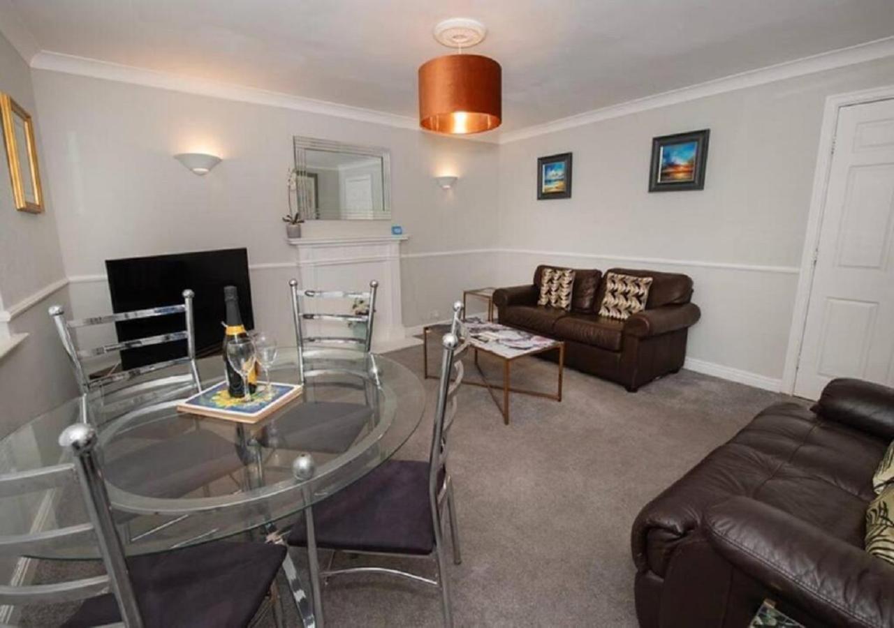 Pelican-Stylish 2-Bed Apartment Close To Beach & Town Scarborough Buitenkant foto