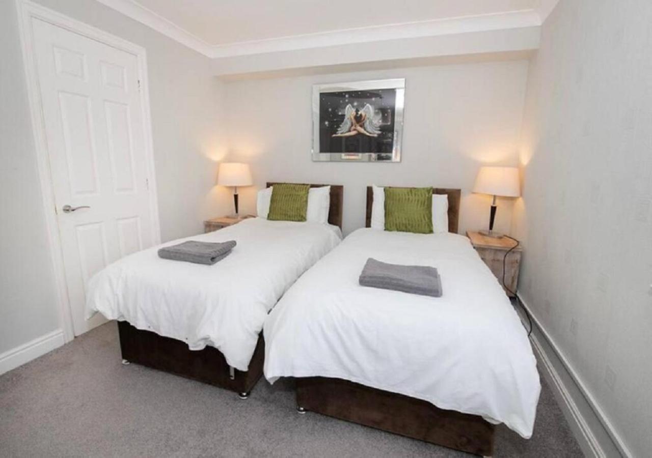 Pelican-Stylish 2-Bed Apartment Close To Beach & Town Scarborough Buitenkant foto